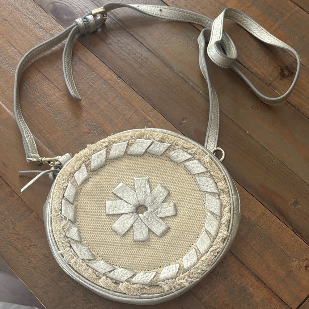 Jack rogers Stylish Silver and Cream Round Crossbody Bag - Picture 1 of 3